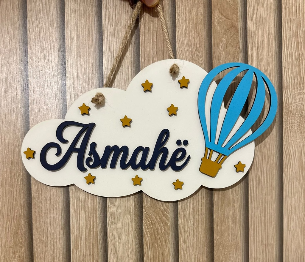 Plaque prénom — Montgolfière sur nuage (L x H : 27 cm x 15 cm)